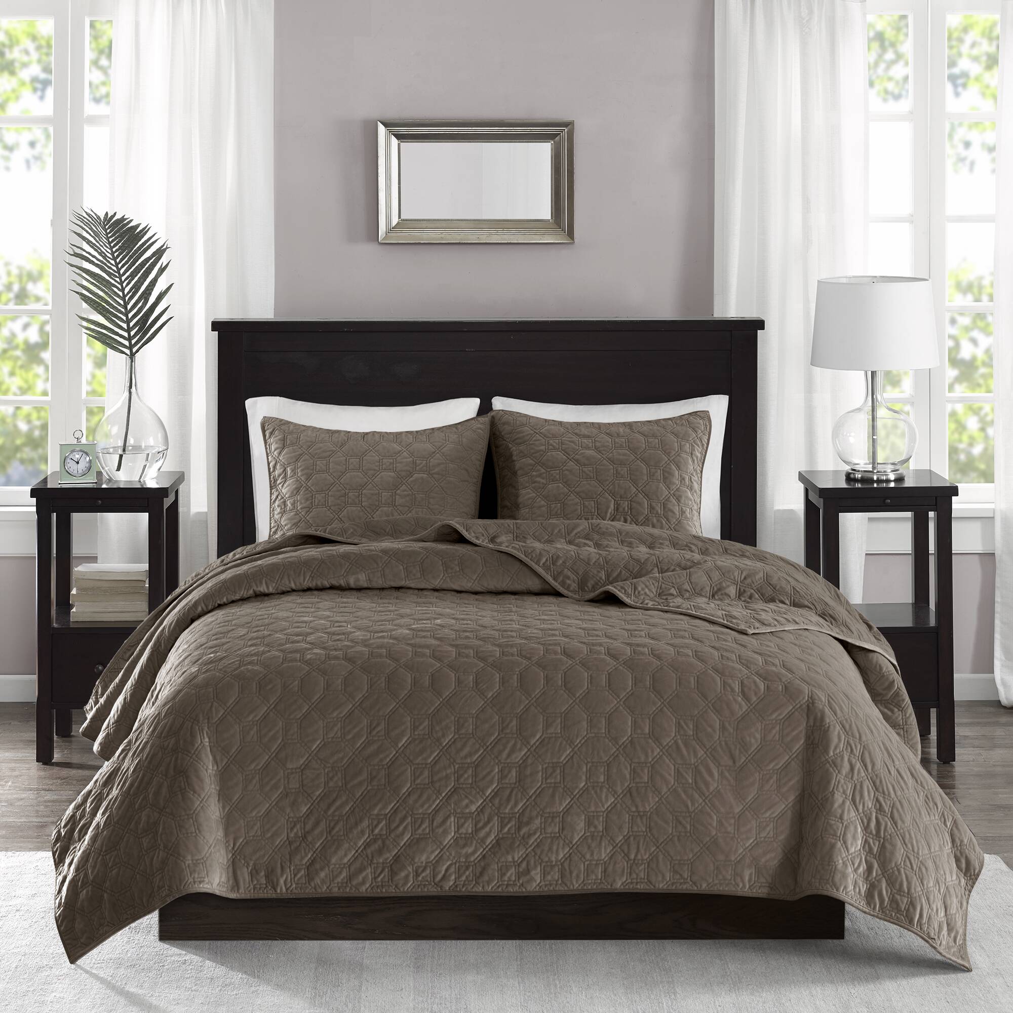 Harper 3 Piece Velvet Quilt Set