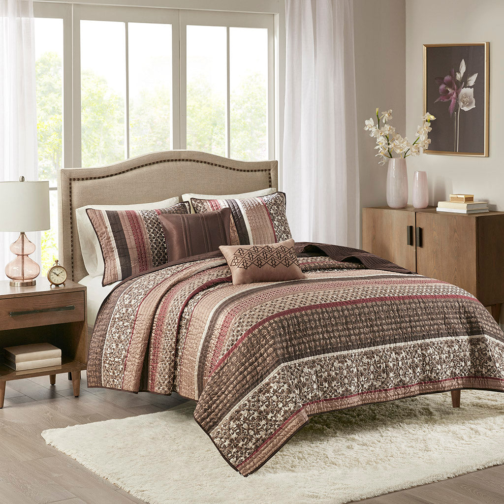 Princeton 5 Piece Jacquard Quilt Set with Throw Pillows