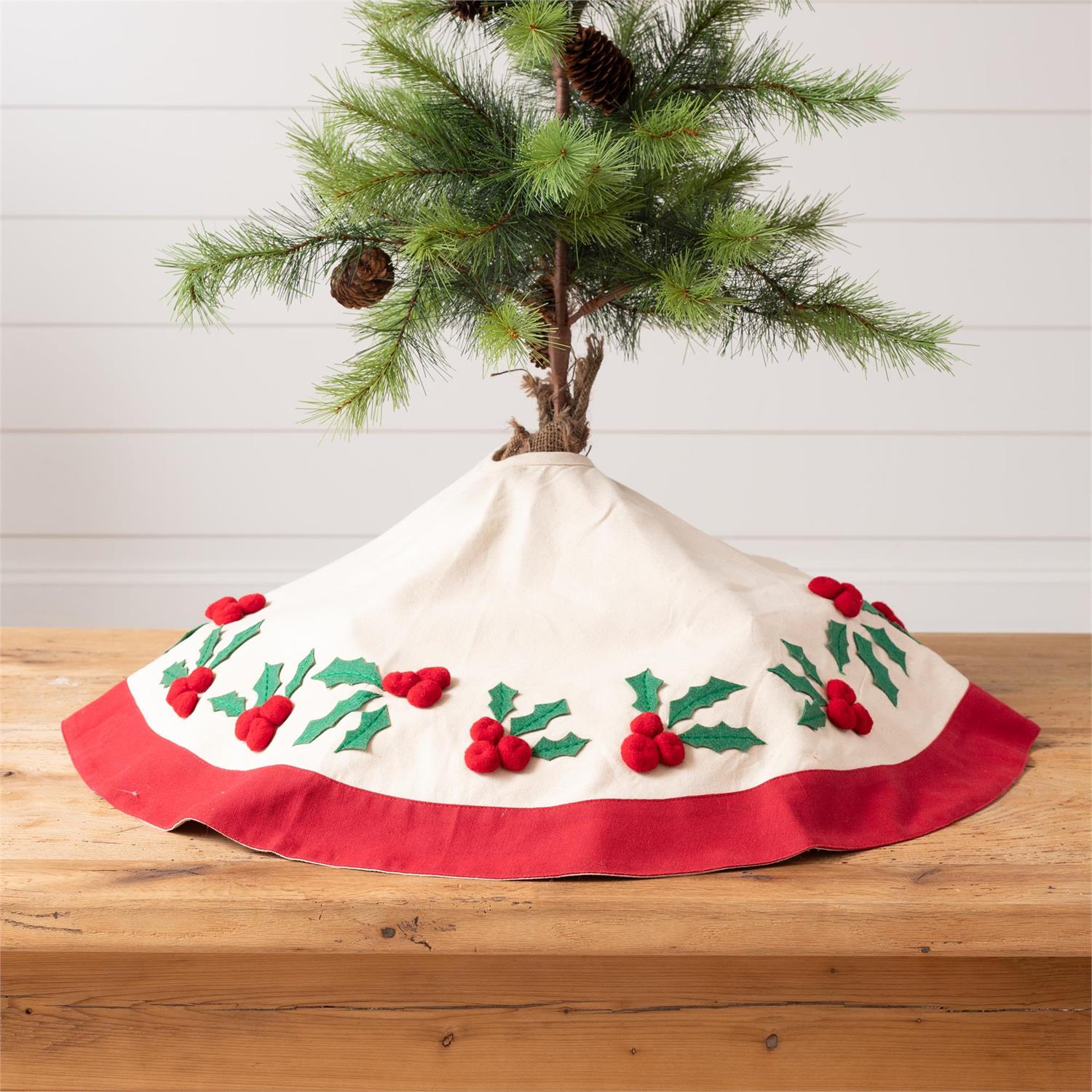 Felt Holly & Berry Tree Skirt