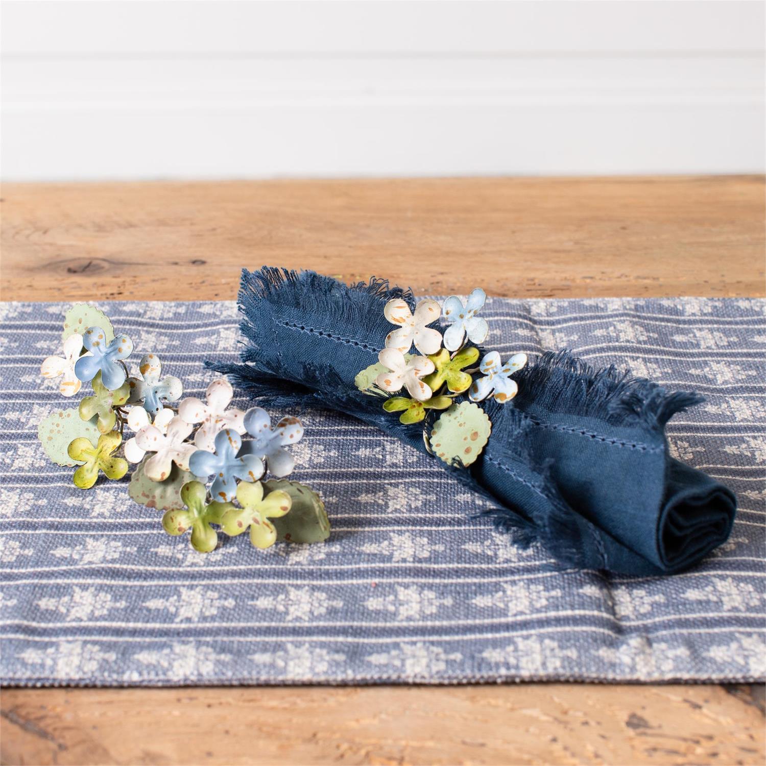 Napkin Ring - Dainty Metal Hydrangea