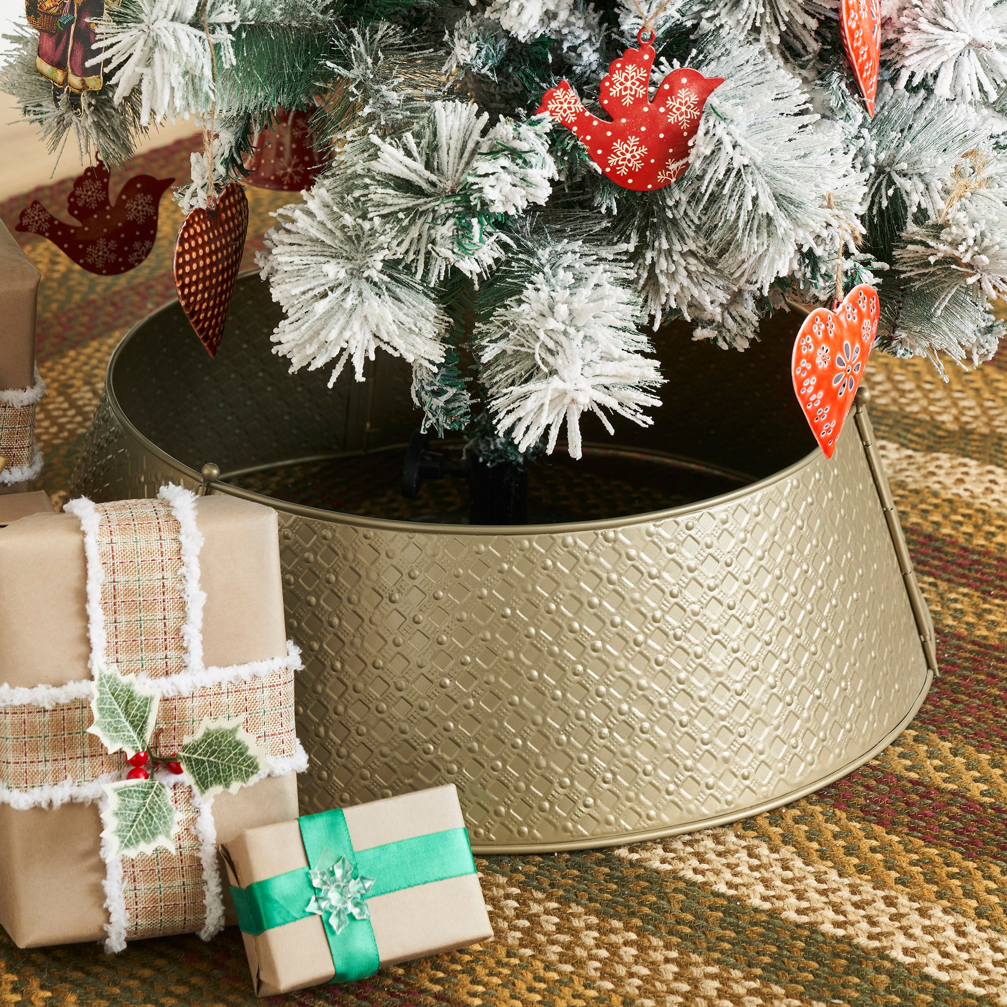 Lattice Metal Tree Collar Antique Gold 8x20x20