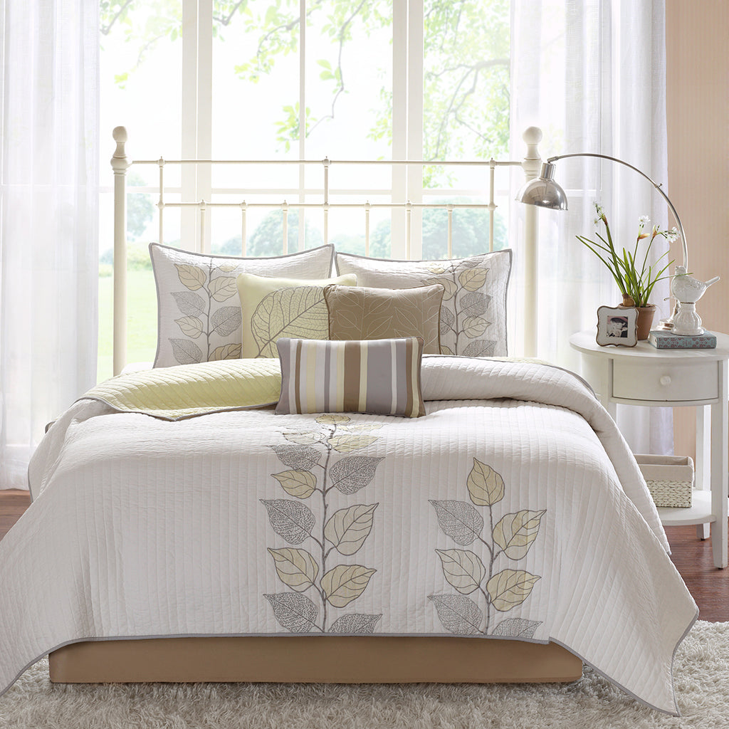Caelie 6 Piece Embroidered Quilt Set with Throw Pillows