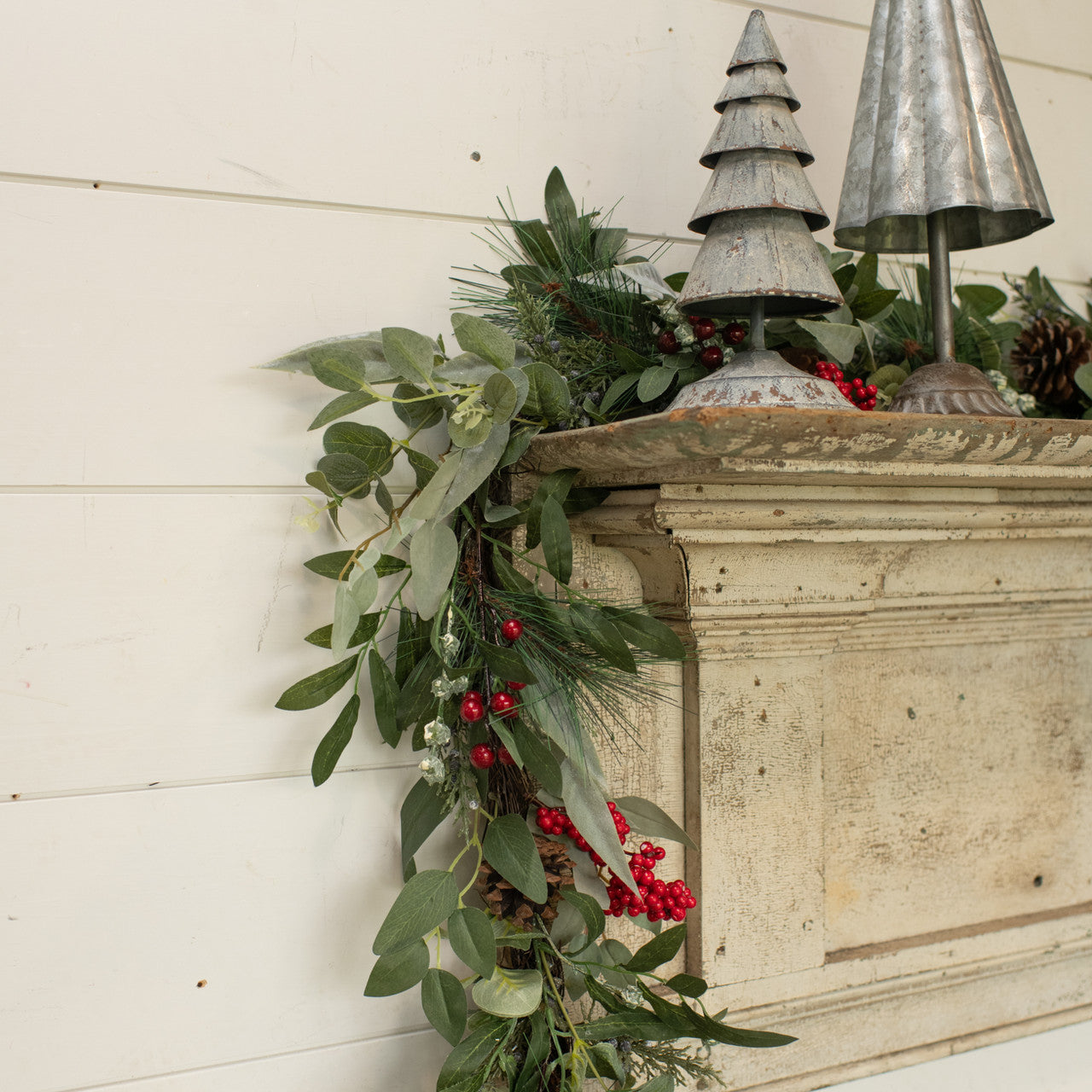 6' Eucalyptus w/ Berries Garland