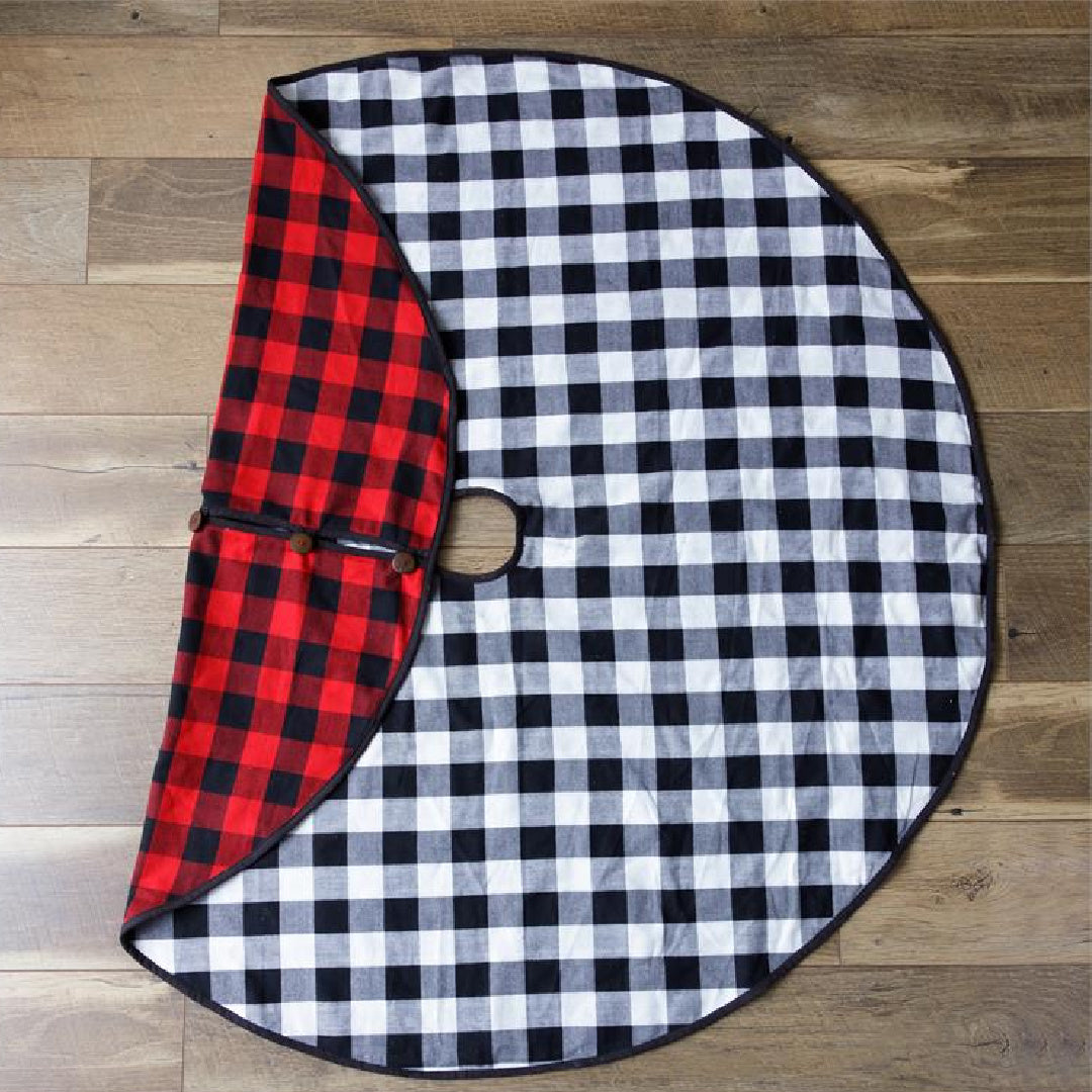Reversible Buffalo Check Tree Skirt