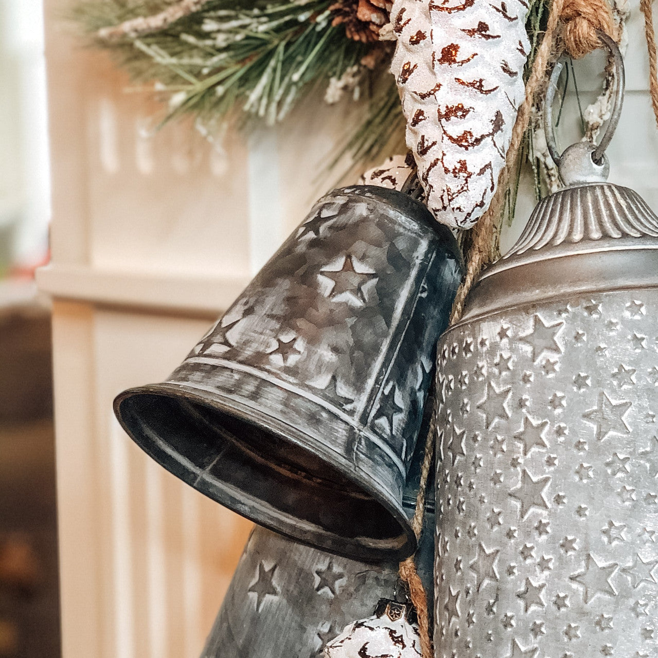 6" Holiday Stars Bell