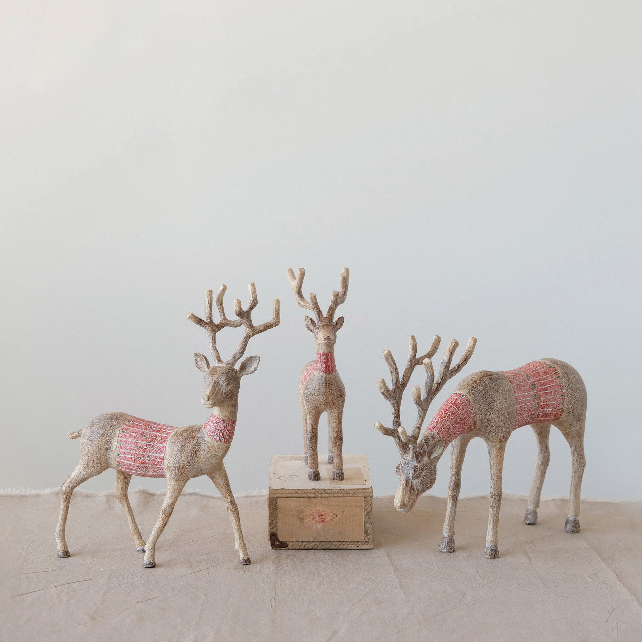 Debossed Standing Reindeer - Head Down