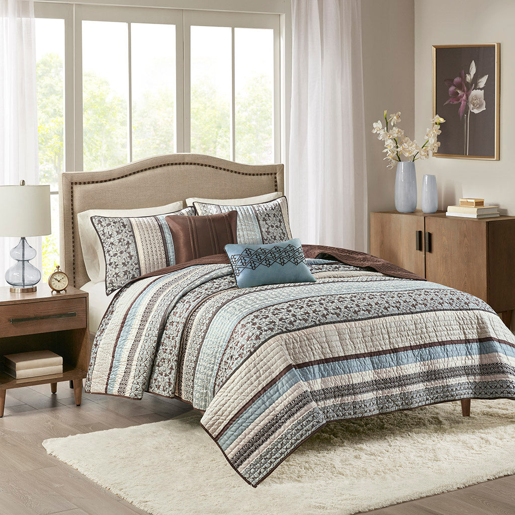 Princeton 5 Piece Jacquard Quilt Set with Throw Pillows