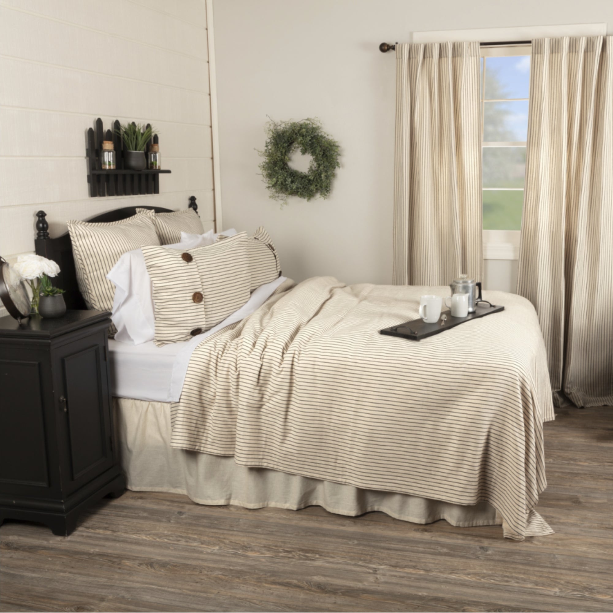 Katie's Vintage Stripe King Coverlet 97Lx110W