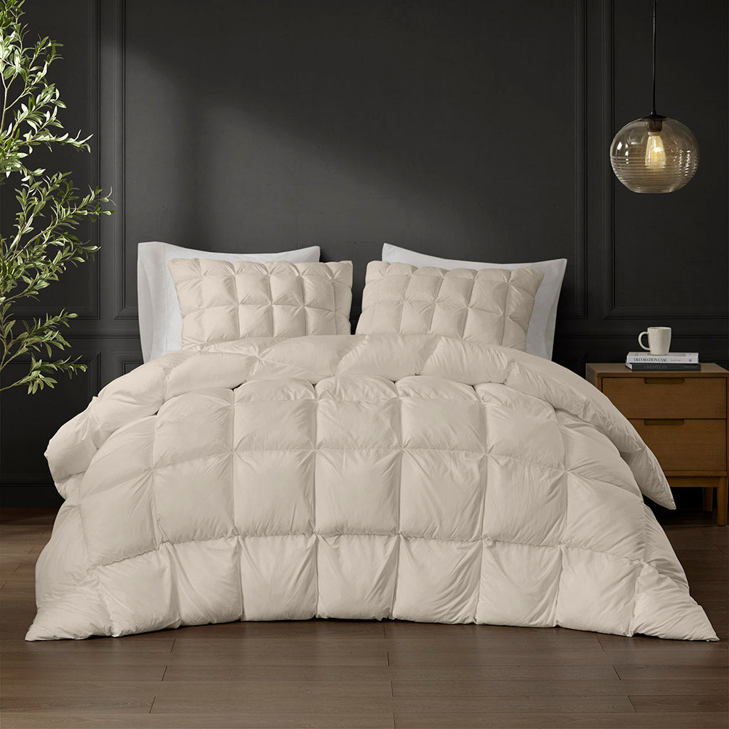 Stay Puffed 300 Thread Count Cotton Shell Luxury Down Alternative Comforter