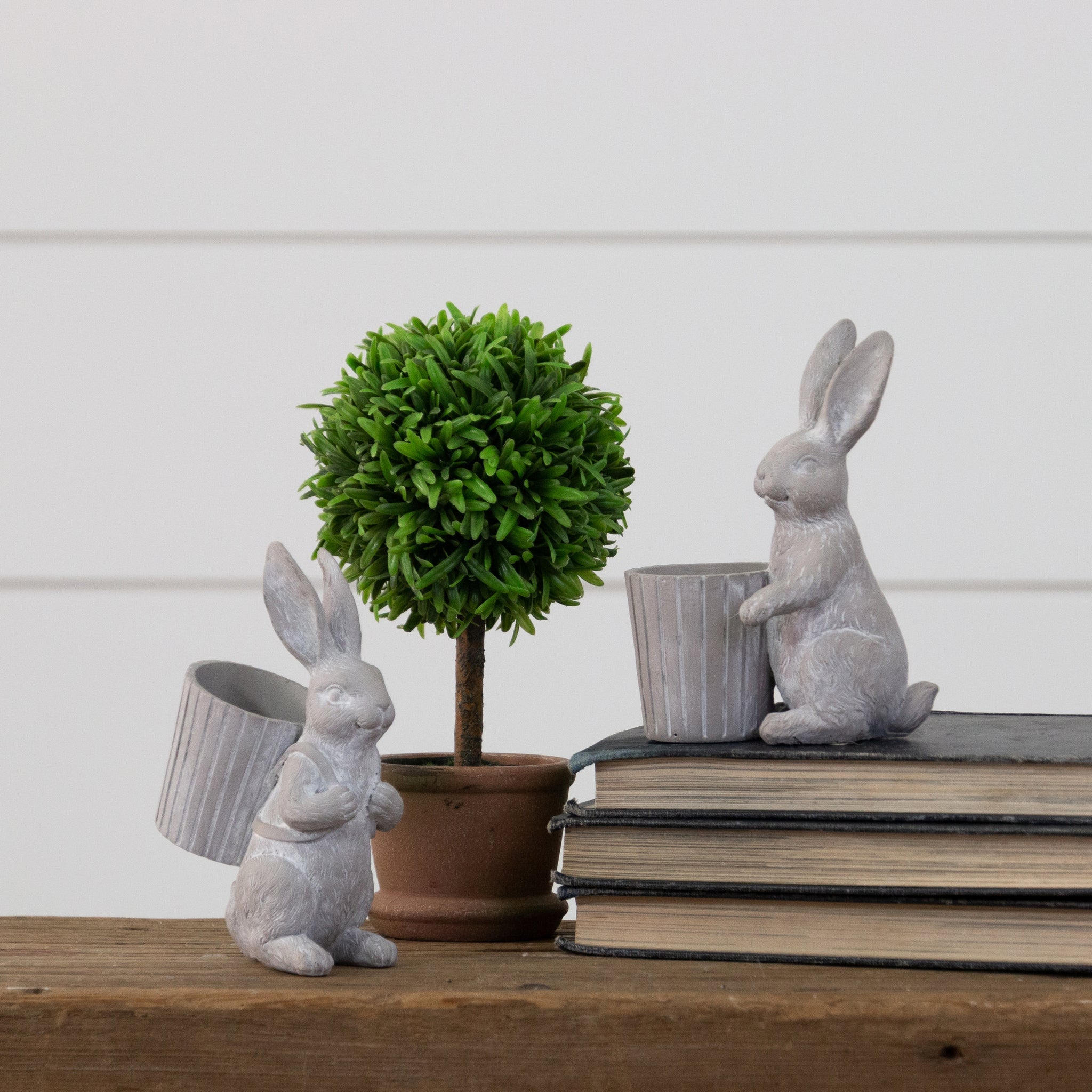 Rabbits With Baskets (S/2)