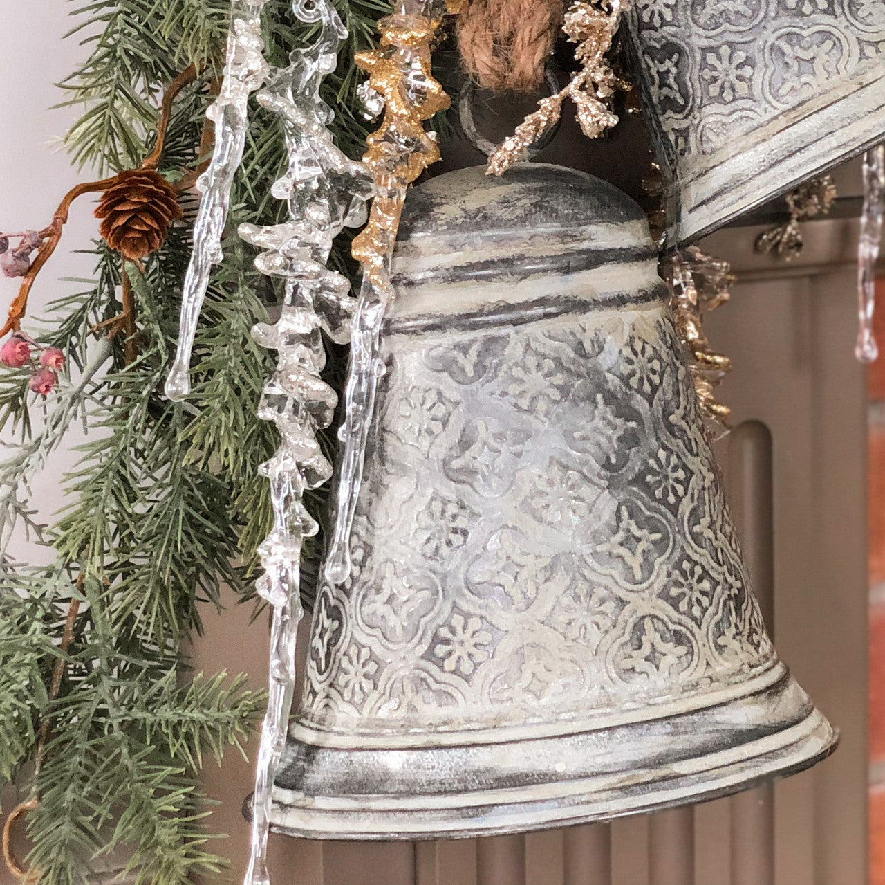 9" Holiday Filigree Bell